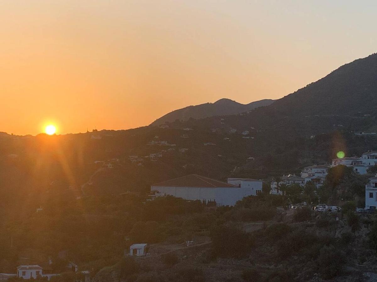 Casita Frigiliana - Stunning New Apartment With Views With Private Parking Space Kültér fotó